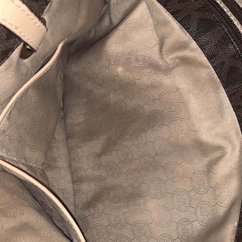 🚨SOLD ELSEWHERE!🚨Michael Kors “MK” Logo Tag Bag - Picture 6 of 8